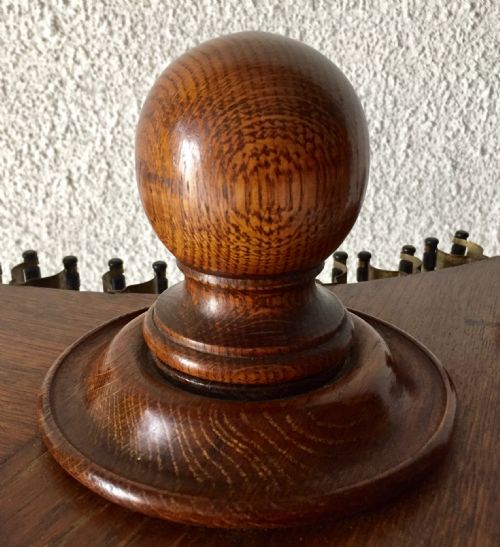 1920S OAK REVOLVING SNOOKER CUE RACK - ADDITIONAL PHOTO 1