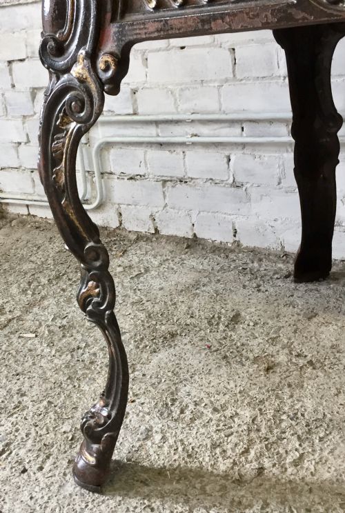 VICTORIAN CAST IRON PUB TABLE - ADDITIONAL PHOTO 9