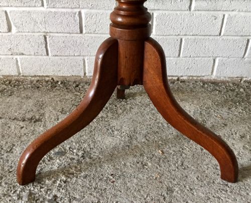 VICTORIAN MAHOGANY TILT TOP TABLE ON TRIPOD LEGS - ADDITIONAL PHOTO 5