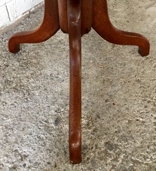 VICTORIAN MAHOGANY TILT TOP TABLE ON TRIPOD LEGS - ADDITIONAL PHOTO 6