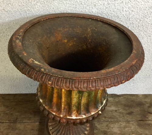 SET OF VICTORIAN CAST IRON GARDEN URNS - ADDITIONAL PHOTO 3