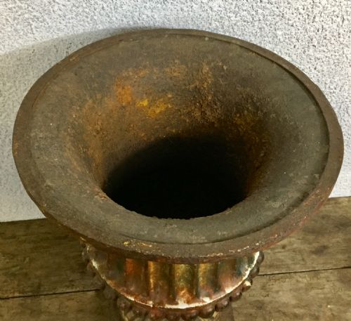 SET OF VICTORIAN CAST IRON GARDEN URNS - ADDITIONAL PHOTO 6