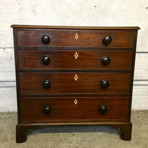 circa 1800 mahogany graduated chest of drawers - CATEGORY: ANTIQUE CHEST OF DRAWERS - DATED 1800