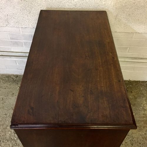 CIRCA 1800 MAHOGANY GRADUATED CHEST OF DRAWERS - ADDITIONAL PHOTO 3