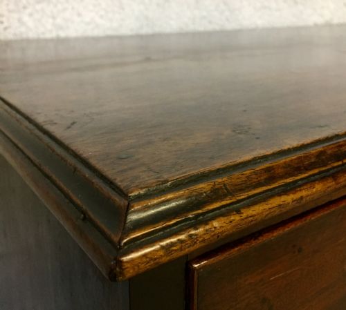 CIRCA 1800 MAHOGANY GRADUATED CHEST OF DRAWERS - ADDITIONAL PHOTO 4