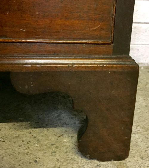 CIRCA 1800 MAHOGANY GRADUATED CHEST OF DRAWERS - ADDITIONAL PHOTO 7