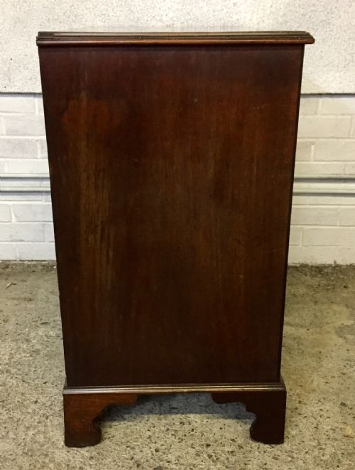 CIRCA 1800 MAHOGANY GRADUATED CHEST OF DRAWERS - ADDITIONAL PHOTO 9