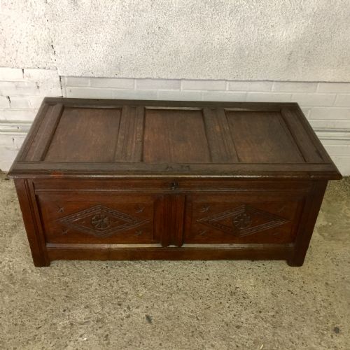 18TH CENTURY OAK PANELLED COFFER - ADDITIONAL PHOTO 1