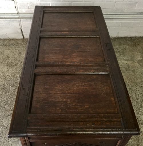 18TH CENTURY OAK PANELLED COFFER - ADDITIONAL PHOTO 2
