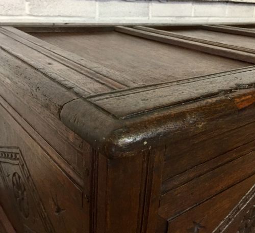 18TH CENTURY OAK PANELLED COFFER - ADDITIONAL PHOTO 3