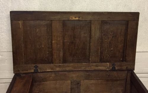 18TH CENTURY OAK PANELLED COFFER - ADDITIONAL PHOTO 5