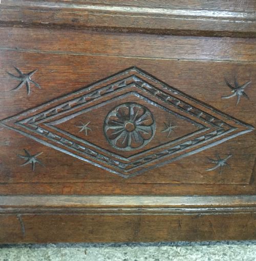 18TH CENTURY OAK PANELLED COFFER - ADDITIONAL PHOTO 9