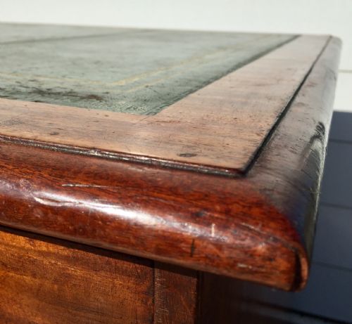 VICTORIAN MAHOGANY KNEEHOLE DESK - ADDITIONAL PHOTO 4