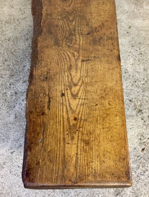 19TH CENTURY OAK PIG BENCH - ADDITIONAL PHOTO 3