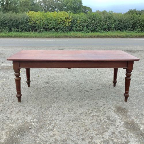 victorian mahogany table with turned legs - CATEGORY: ANTIQUE TABLES - DATED VICTORIAN