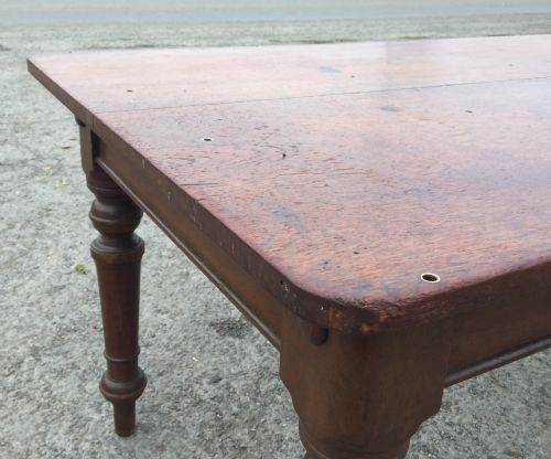 VICTORIAN MAHOGANY TABLE WITH TURNED LEGS - ADDITIONAL PHOTO 4