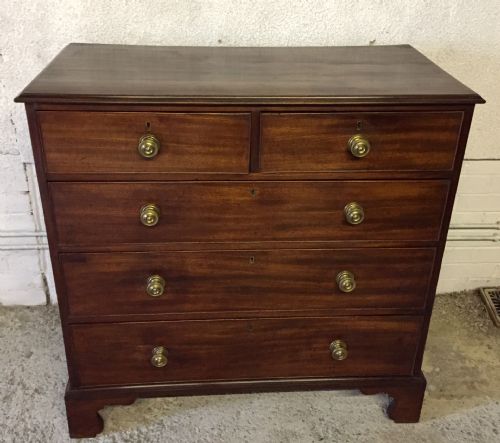 GEORGIAN MAHOGANY CHEST OF DRAWERS - ADDITIONAL PHOTO 1