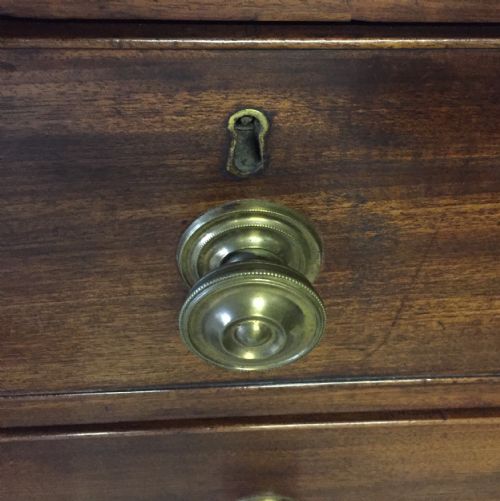 GEORGIAN MAHOGANY CHEST OF DRAWERS - ADDITIONAL PHOTO 4