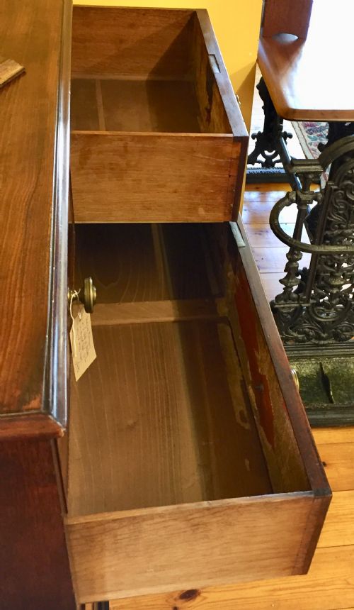 GEORGIAN MAHOGANY CHEST OF DRAWERS - ADDITIONAL PHOTO 5