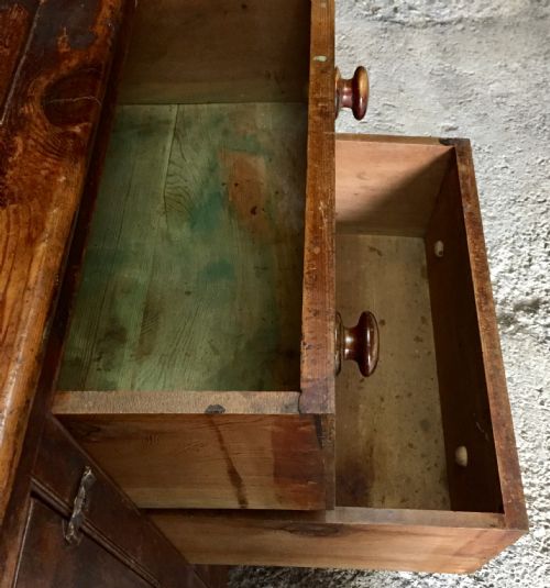 19TH CENTURY PINE HOUSEKEEPERS CUPBOARD IN ORIGINAL FINISH - ADDITIONAL PHOTO 12