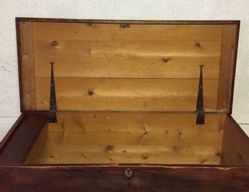 VICTORIAN PINE MULE CHEST WITH INTERNAL CANDLE BOX - ADDITIONAL PHOTO 5