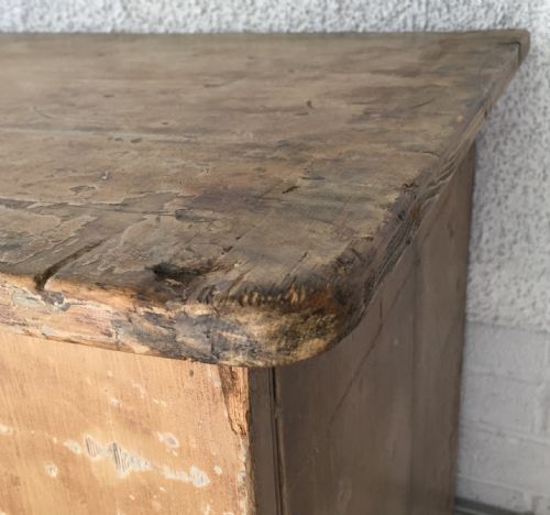 EARLY 19TH CENTURY PINE FOOD CUPBOARD IN ORIGINAL PAINT - ADDITIONAL PHOTO 4