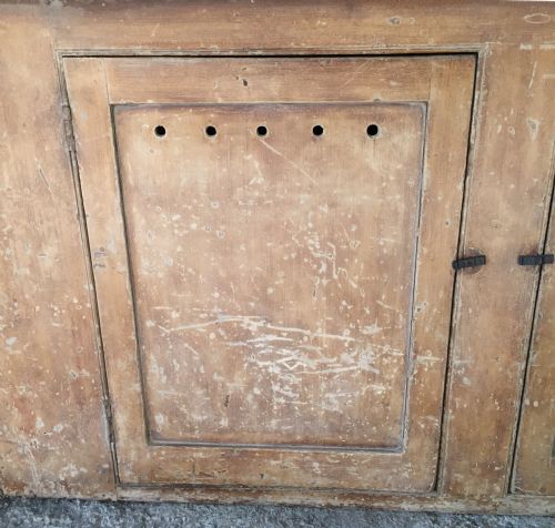 EARLY 19TH CENTURY PINE FOOD CUPBOARD IN ORIGINAL PAINT - ADDITIONAL PHOTO 5