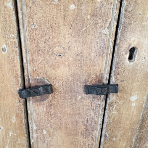 EARLY 19TH CENTURY PINE FOOD CUPBOARD IN ORIGINAL PAINT - ADDITIONAL PHOTO 6