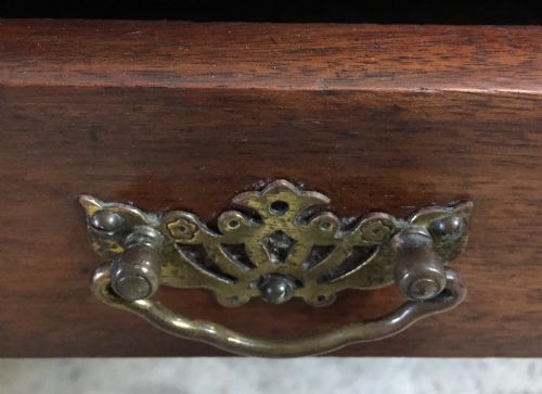 VICTORIAN MAHOGANY SIDE TABLE WITH GALLERY BACK - ADDITIONAL PHOTO 6