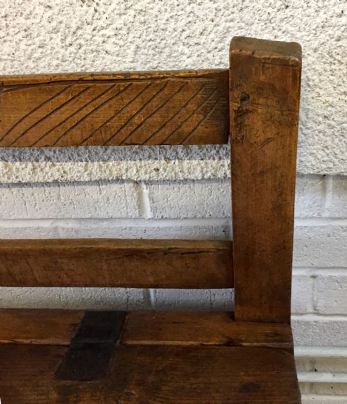 EARLY 19TH CENTURY EUROPEAN PINE BENCH OF SMALL SCALE - ADDITIONAL PHOTO 2