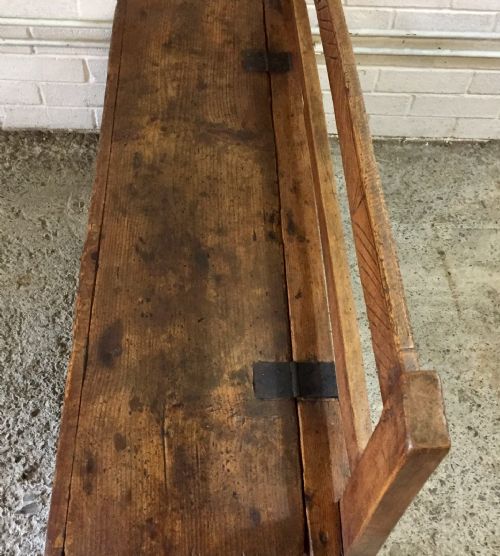 EARLY 19TH CENTURY EUROPEAN PINE BENCH OF SMALL SCALE - ADDITIONAL PHOTO 3