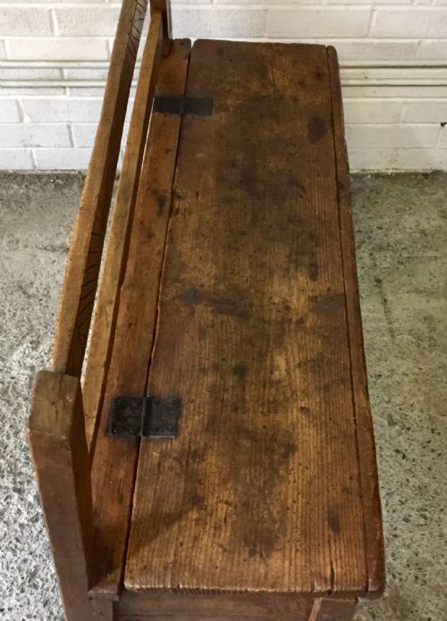 EARLY 19TH CENTURY EUROPEAN PINE BENCH OF SMALL SCALE - ADDITIONAL PHOTO 4