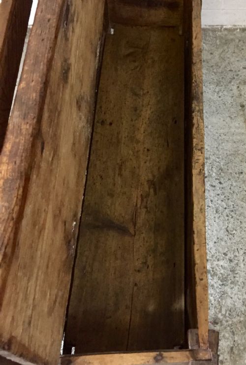 EARLY 19TH CENTURY EUROPEAN PINE BENCH OF SMALL SCALE - ADDITIONAL PHOTO 7