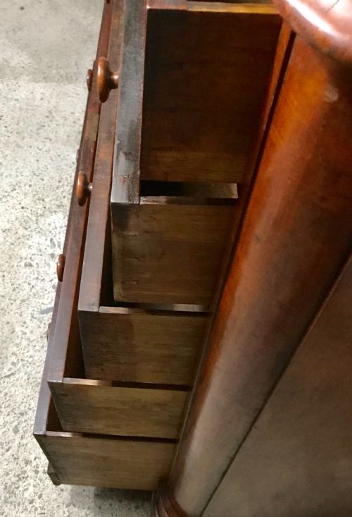 VICTORIAN MAHOGANY CHEST OF DRAWERS - ADDITIONAL PHOTO 5