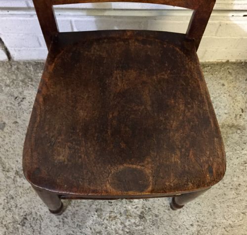 CIRCA 1900 SET OF 4 ELM AND BEECH KITCHEN CHAIRS - ADDITIONAL PHOTO 3
