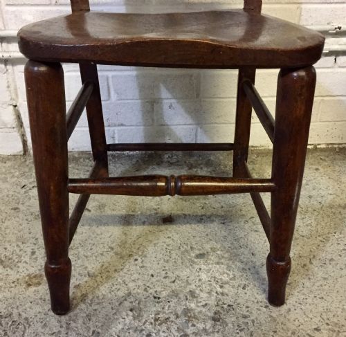 CIRCA 1900 SET OF 4 ELM AND BEECH KITCHEN CHAIRS - ADDITIONAL PHOTO 4