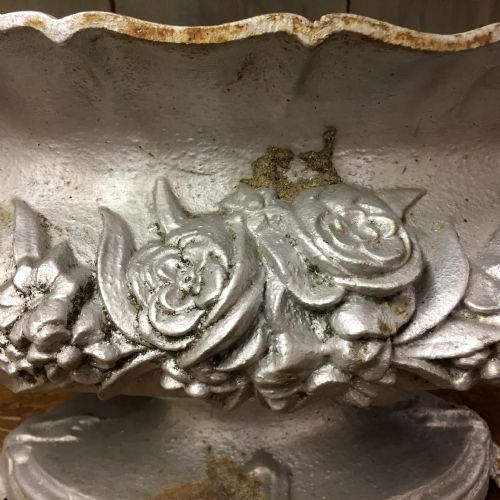 VICTORIAN CAST IRON 2 HANDLED URN - ADDITIONAL PHOTO 4
