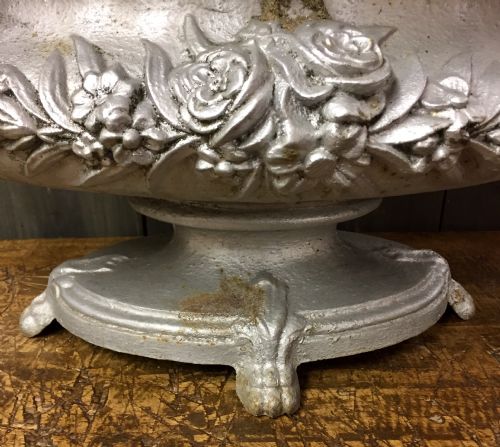 VICTORIAN CAST IRON 2 HANDLED URN - ADDITIONAL PHOTO 5