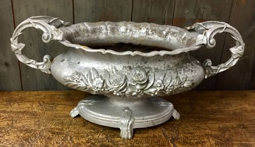 VICTORIAN CAST IRON 2 HANDLED URN - ADDITIONAL PHOTO 8