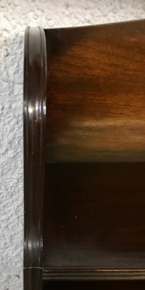 GEORGIAN MAHOGANY WATERFALL BOOKCASE WITH CUPBOARD TO BASE - ADDITIONAL PHOTO 3