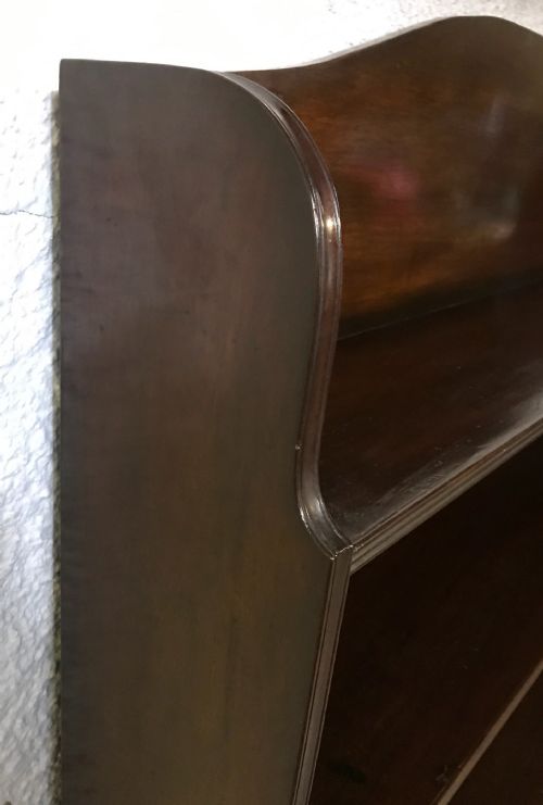 GEORGIAN MAHOGANY WATERFALL BOOKCASE WITH CUPBOARD TO BASE - ADDITIONAL PHOTO 4