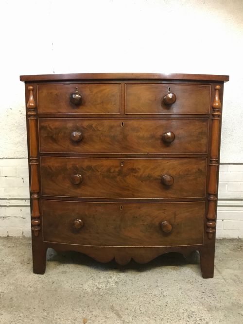 early victorian mahogany bow front chest of drawers - CATEGORY: ANTIQUE CHEST OF DRAWERS - DATED VICTORIAN
