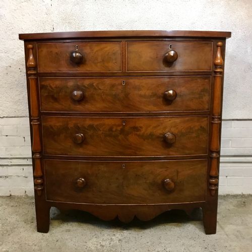EARLY VICTORIAN MAHOGANY BOW FRONT CHEST OF DRAWERS - ADDITIONAL PHOTO 1