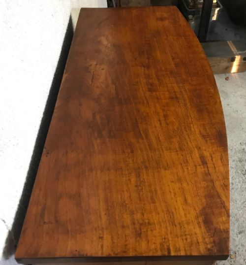 EARLY VICTORIAN MAHOGANY BOW FRONT CHEST OF DRAWERS - ADDITIONAL PHOTO 2