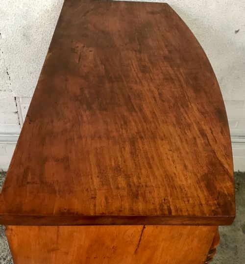 EARLY VICTORIAN MAHOGANY BOW FRONT CHEST OF DRAWERS - ADDITIONAL PHOTO 3