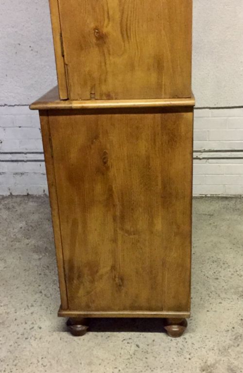 VICTORIAN CHERRY WOOD 4 DOOR CUPBOARD - ADDITIONAL PHOTO 11
