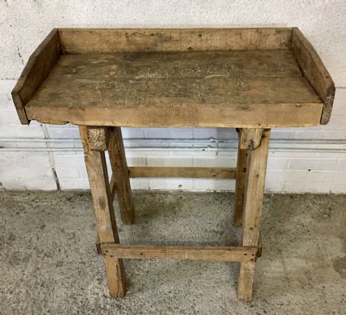 19TH CENTURY RUSTIC CHOPPING BLOCK TABLE - ADDITIONAL PHOTO 1