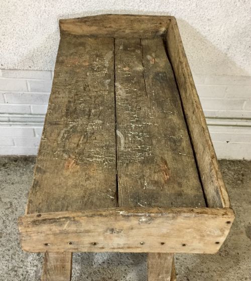 19TH CENTURY RUSTIC CHOPPING BLOCK TABLE - ADDITIONAL PHOTO 2