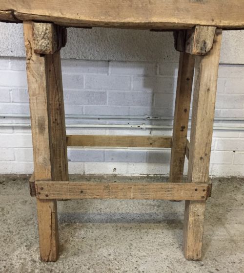 19TH CENTURY RUSTIC CHOPPING BLOCK TABLE - ADDITIONAL PHOTO 5