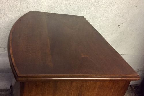 EDWARDIAN MAHOGANY BOW FRONT CHEST OF DRAWERS - ADDITIONAL PHOTO 2